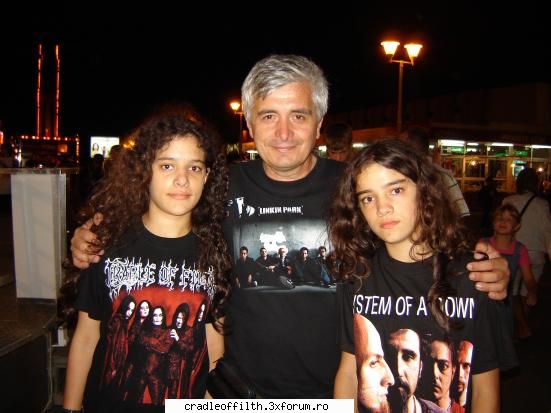 1`st !!! sis,dad and fata calcata tren luati seama tricolul tata linkin park ....e vechi