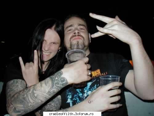 dimmu borgir... &nbsp; rog imi scuzati mesajul mai sus scris aiurea ^^^ nici mai shtiu scriu lumea